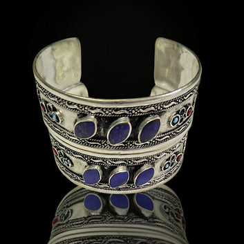 Metal Bracelet With Blue Lapis