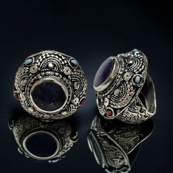 Vintage Style With Blue Lapis